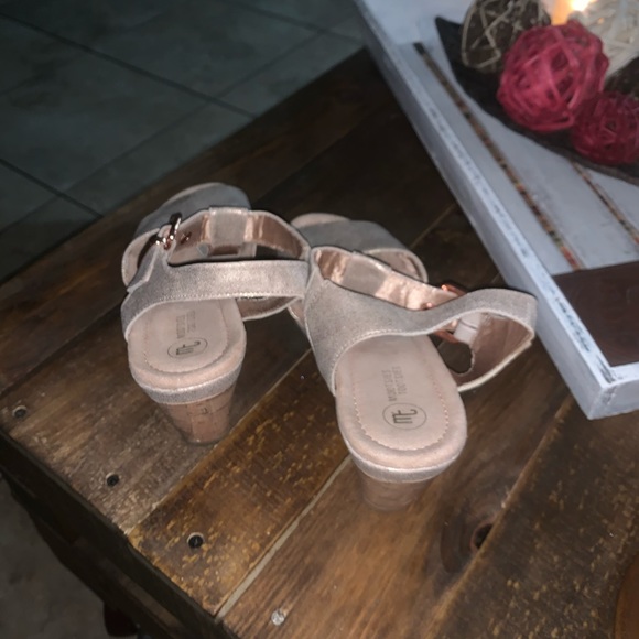 Sandals - Picture 4 of 6